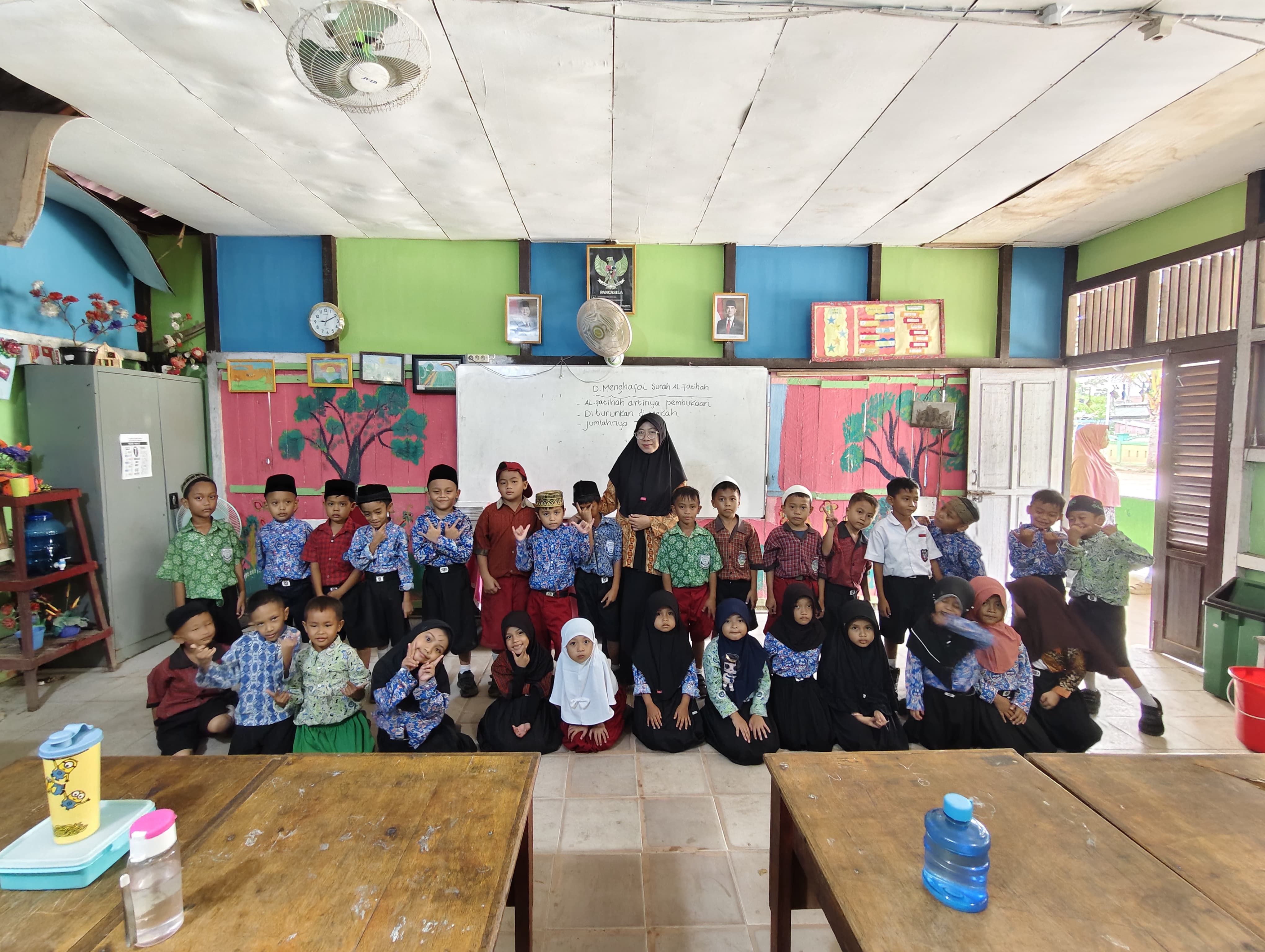 KELAS 1B