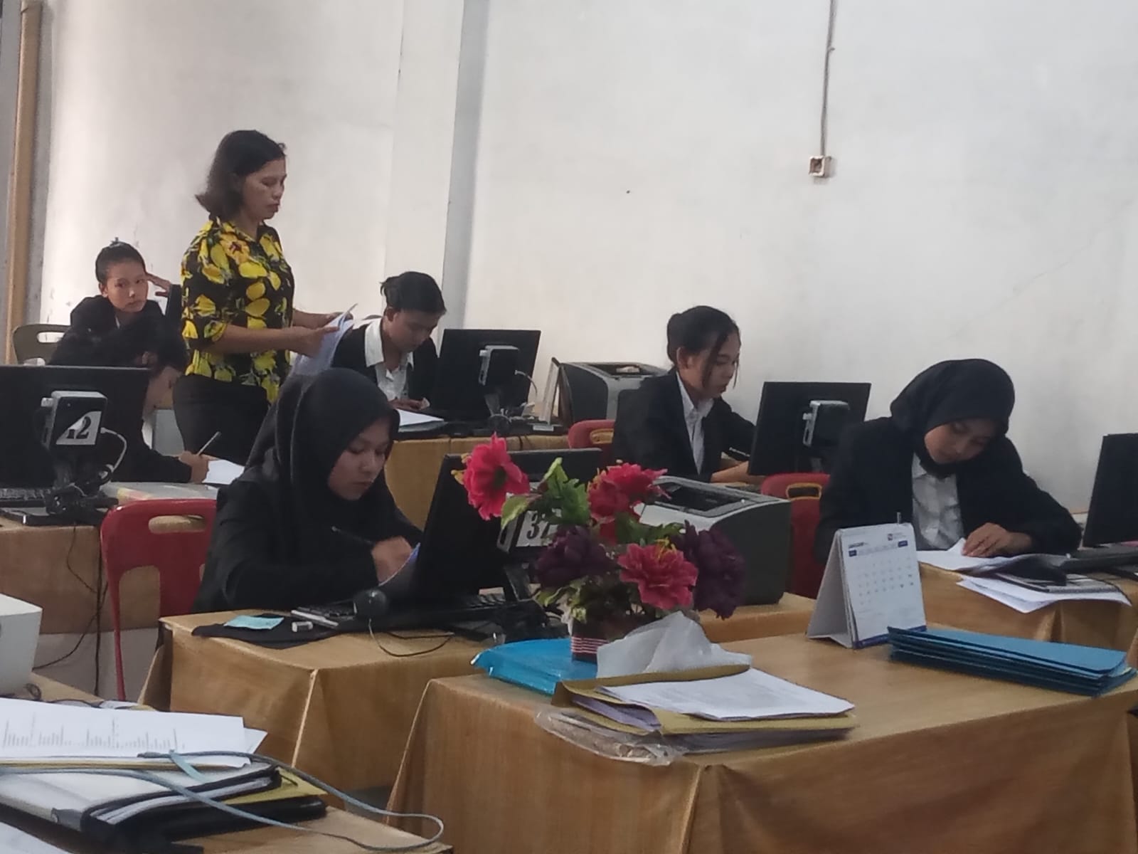 JURUSAN OTOMATISASI TATA KELOLA PERKANTORAN