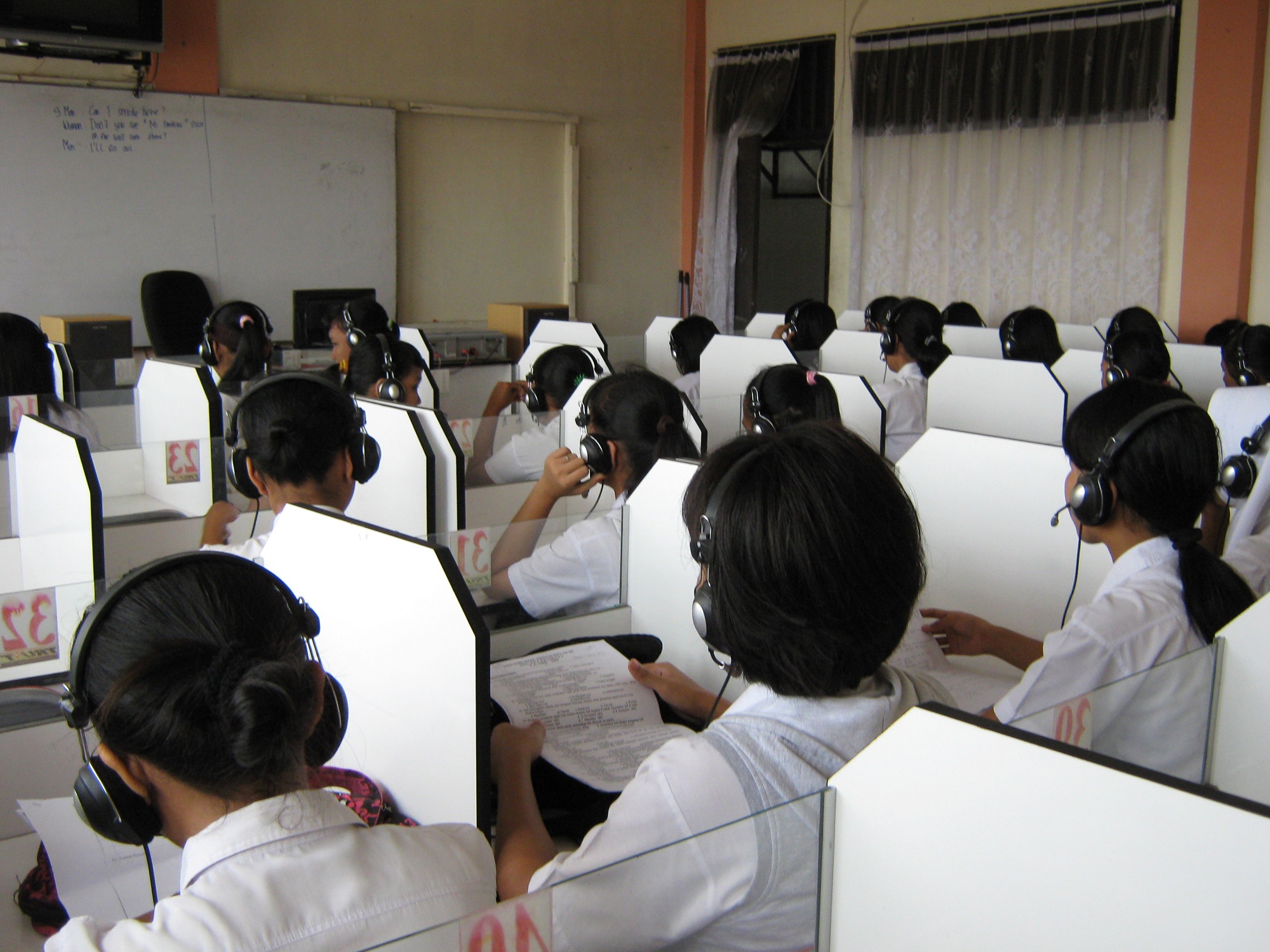 RUANG LAB. BAHASA