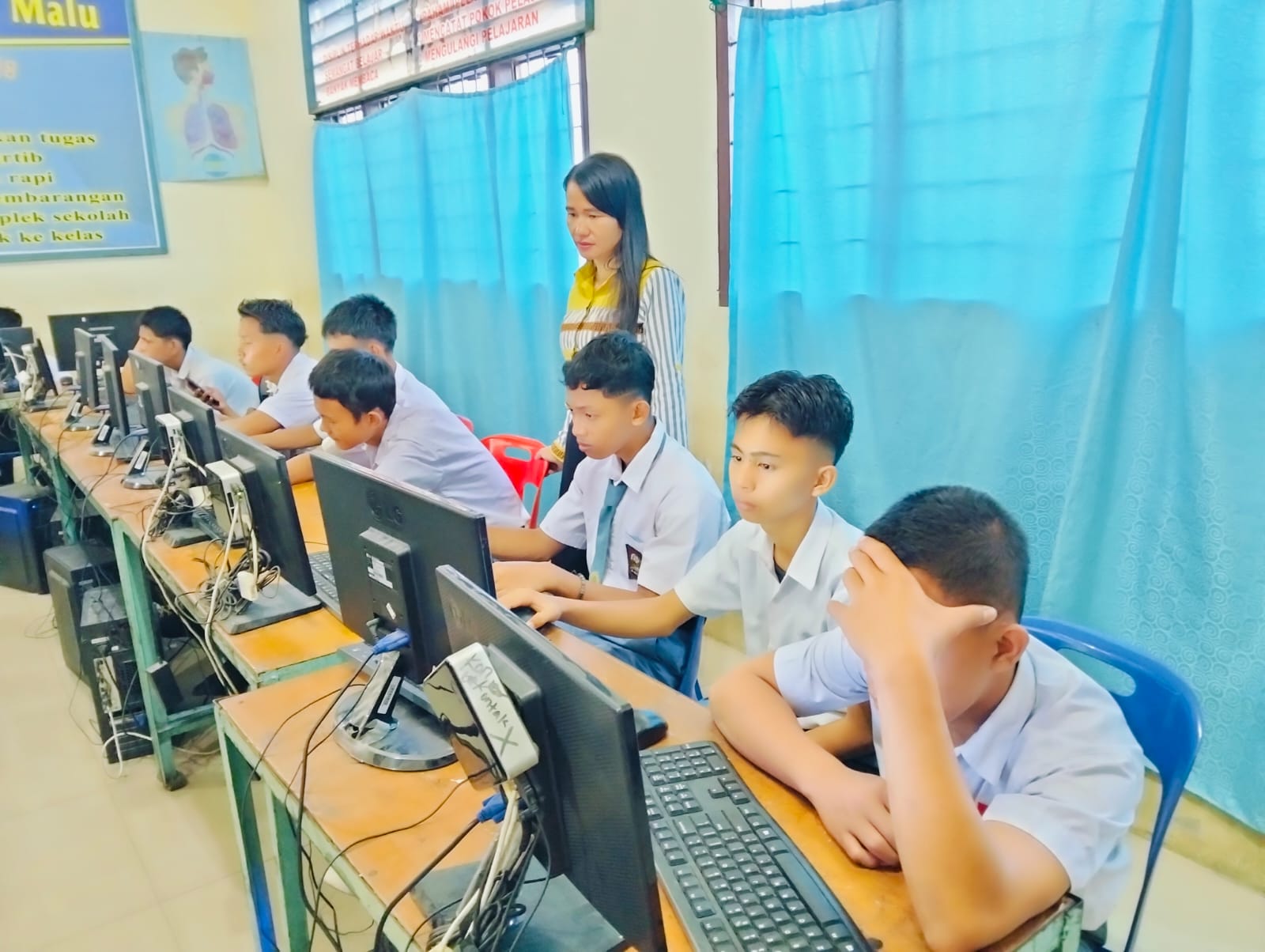 RUANG LAB. KOMPUTER A